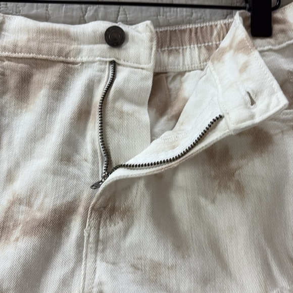 Aerie Denim Shorts Tie Dye Distressed Raw Hem White Tan Size L - Picture 3 of 9